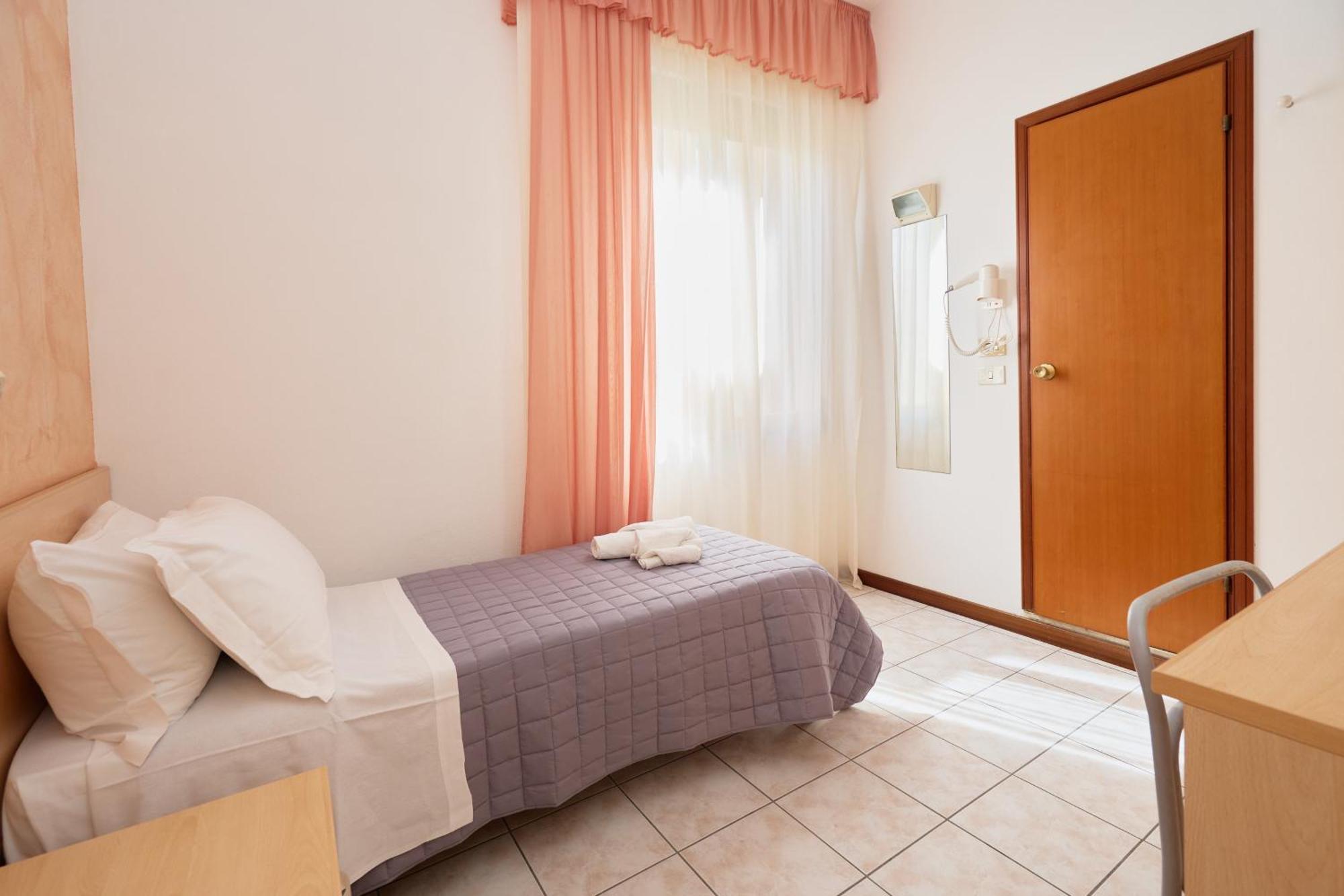 Hotel Jolanda Bellaria-Igea Marina Exterior photo